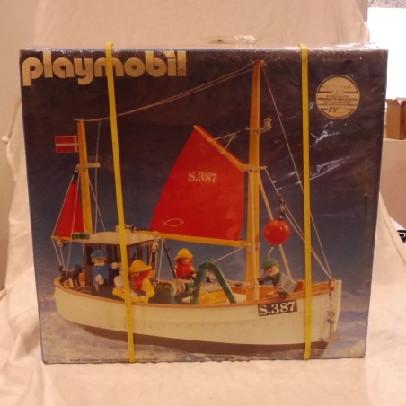 Playmobil 36165 Boat Suzanne 3551 Sealed and New with slightly damaged box
