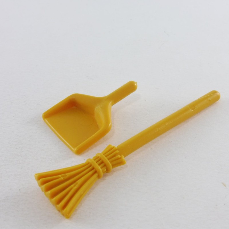 Playmobil 1029 Playmobil Broom and Dust Collector Kitchen 1900 5322